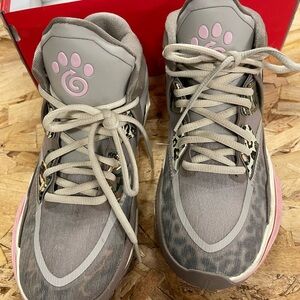 Nike girls basketball shoes